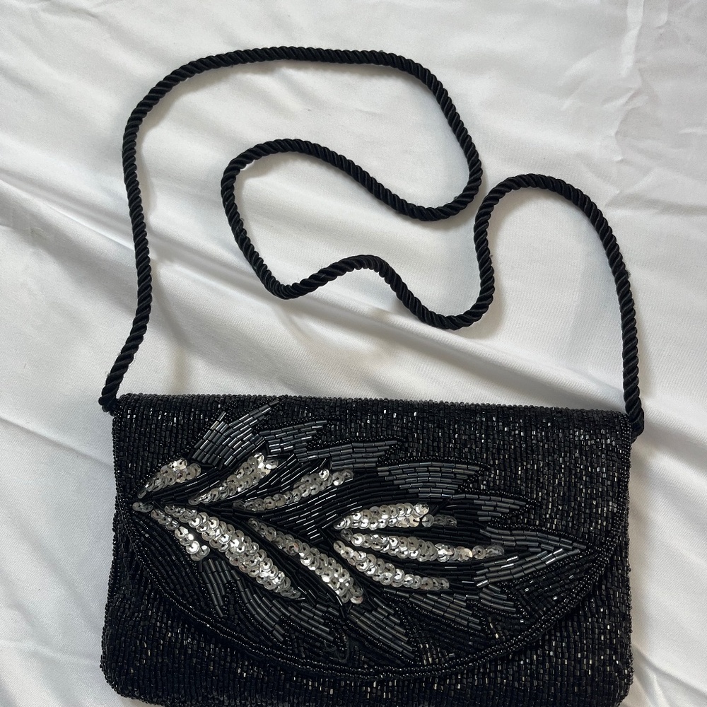 Clutch Sequence With Optional Strap - image 1